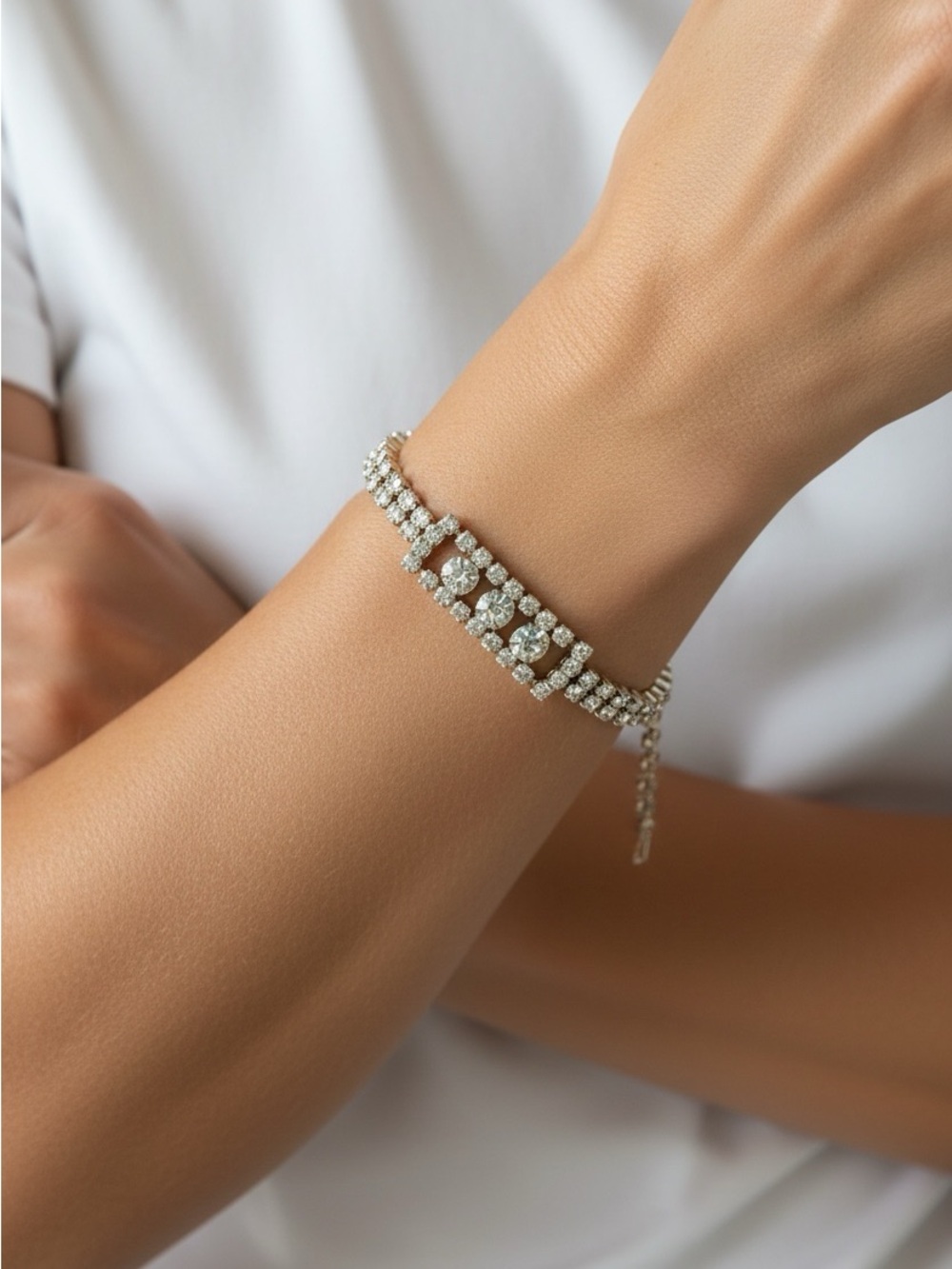 🫶🏻 1950’s Antique Elegant Silver Crystal Tennis Bracelet